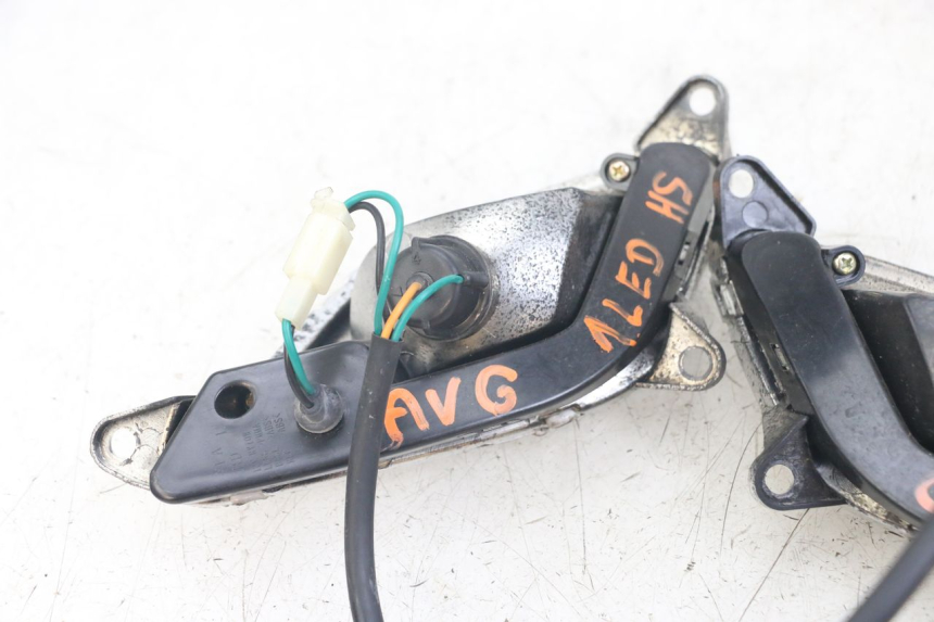 photo de CLIGNOTANT AVANT SYM FIDDLE 3 III 125 (2014 - 2020)