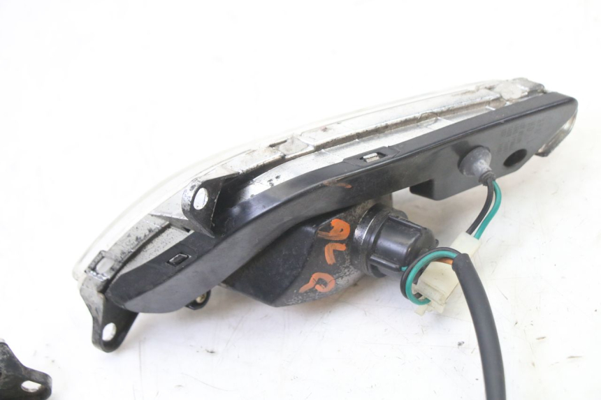 photo de CLIGNOTANT AVANT SYM FIDDLE 3 III 125 (2014 - 2020)