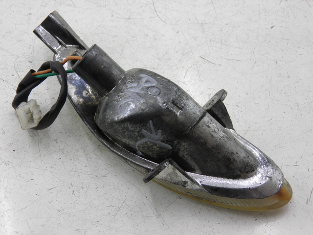 photo de CLIGNOTANT AVANT GAUCHE BHM REVENGER 50 (2009 - 2015) - Gros plan technique