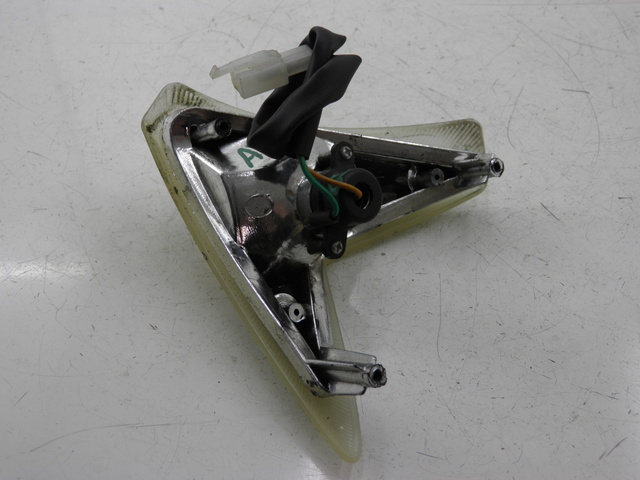 photo de CLIGNOTANT AVANT GAUCHE EUROCKA MATADOR 4T 50 (2010 - 2016) - Zoom état d’usage