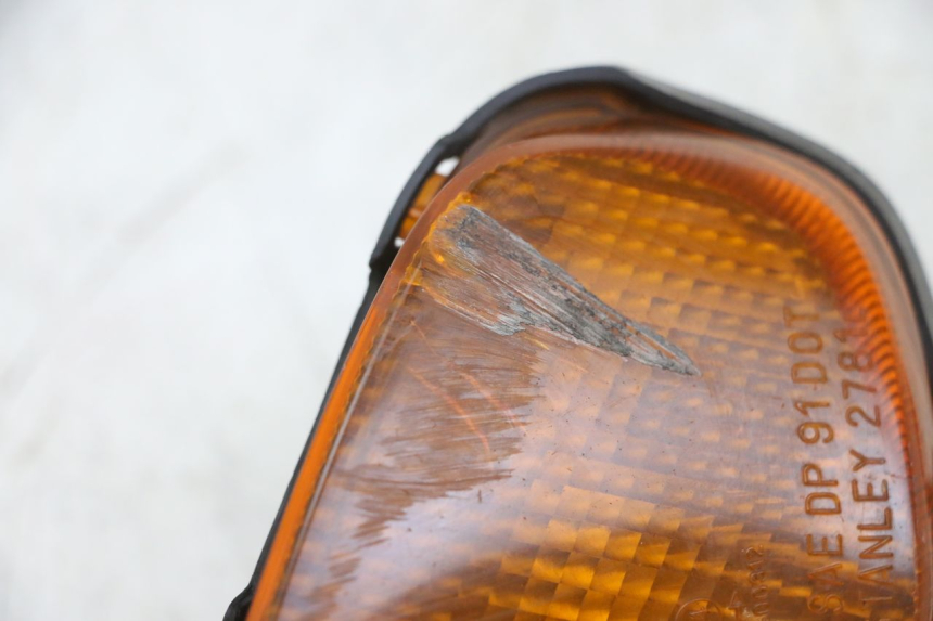 photo de CLIGNOTANT AVANT GAUCHE HONDA CBR F 1000 (1993 - 1996)