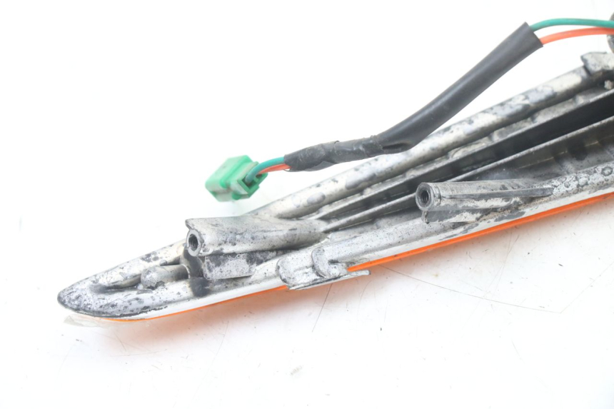 photo de CLIGNOTANT AVANT GAUCHE HONDA SCV LEAD 100 (2003 - 2007)
