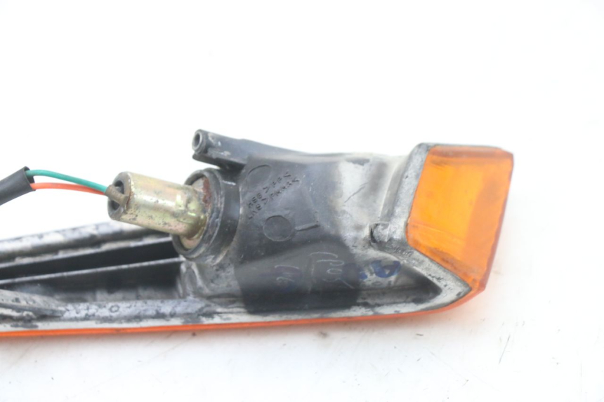 photo de CLIGNOTANT AVANT GAUCHE HONDA SCV LEAD 100 (2003 - 2007)