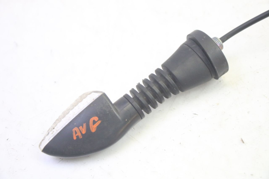 photo de CLIGNOTANT AVANT GAUCHE PIAGGIO MP3 HPE 350 (2018 - 2020) - Autre angle de vue