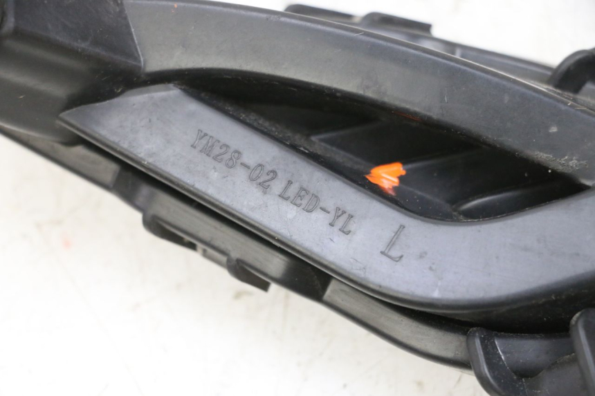 photo de CLIGNOTANT AVANT GAUCHE JM MOTORS OLDIES GT 4T 50 (2018 - 2025) - Zoom état d’usage