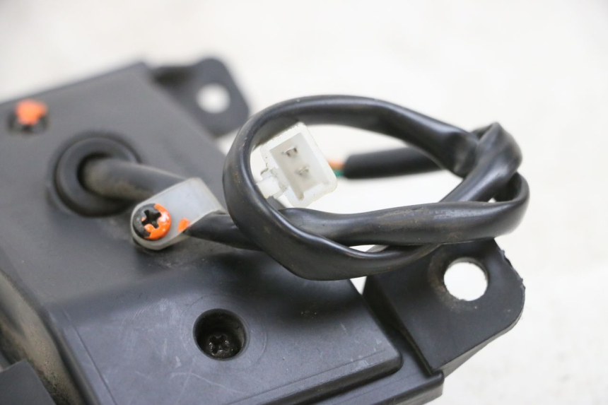 photo de CLIGNOTANT AVANT GAUCHE EFUN PUSA 1 - Zoom état d’usage