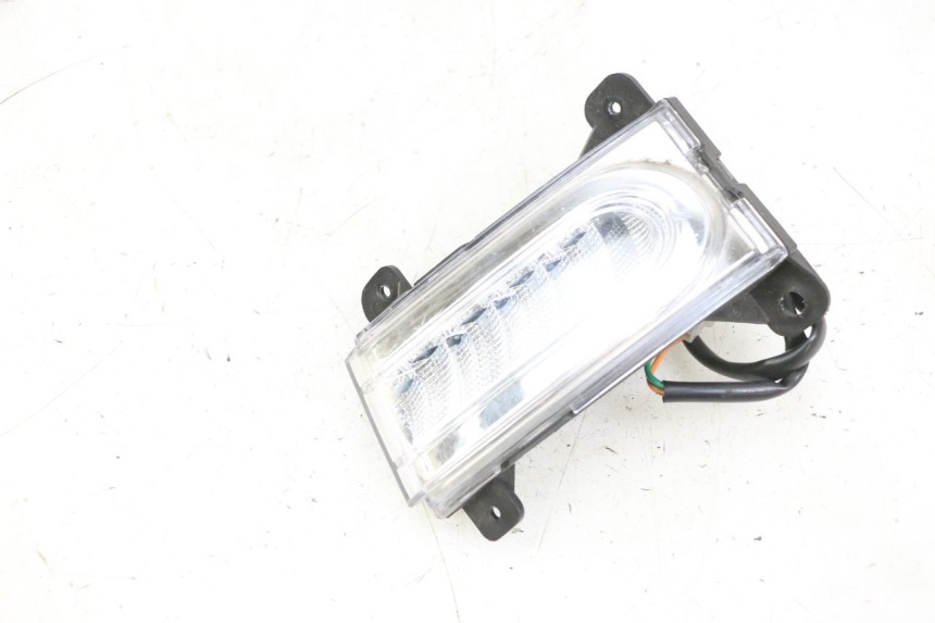 photo de CLIGNOTANT AVANT GAUCHE EFUN PUSA 1 - Points de fixation