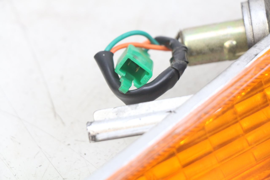 photo de CLIGNOTANT AVANT GAUCHE HONDA SCV LEAD 100 (2003 - 2007)