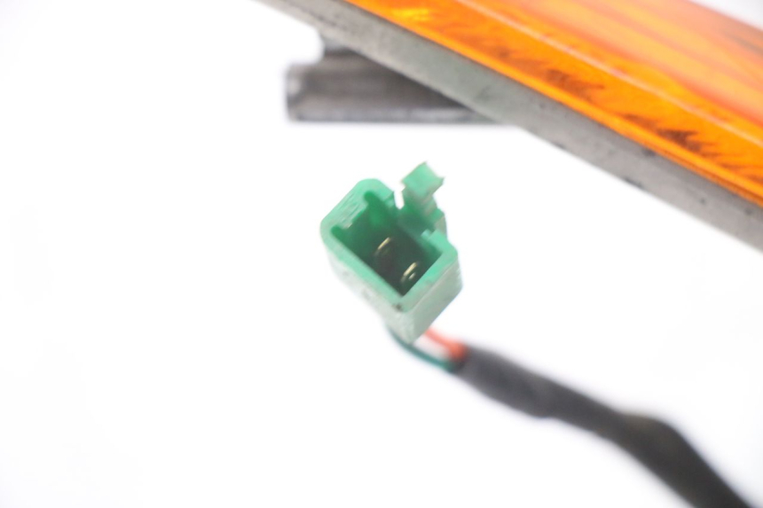 photo de CLIGNOTANT AVANT GAUCHE HONDA SCV LEAD 100 (2003 - 2007)