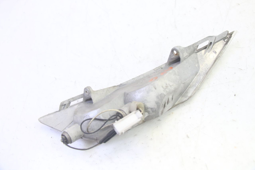 photo de CLIGNOTANT AVANT GAUCHE PIAGGIO X8 125 (2004 - 2007) - Vue d’ensemble