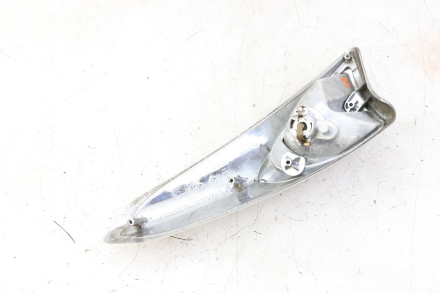 photo de CLIGNOTANT AVANT GAUCHE PIAGGIO XEVO - X EVO 125 (2007 - 2017) - Gros plan technique