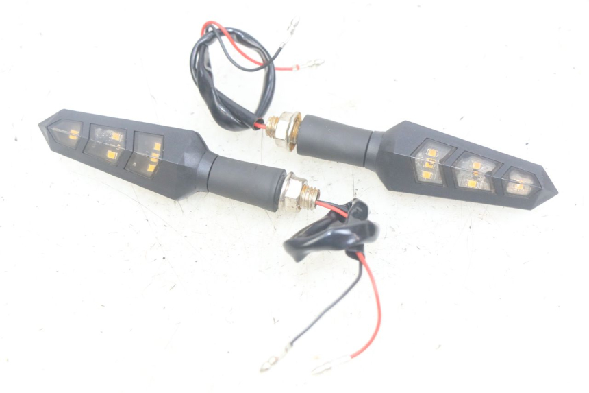 photo de CLIGNOTANT AVANT MOTRAC URBAN 4T 50 (2016 - 2024)