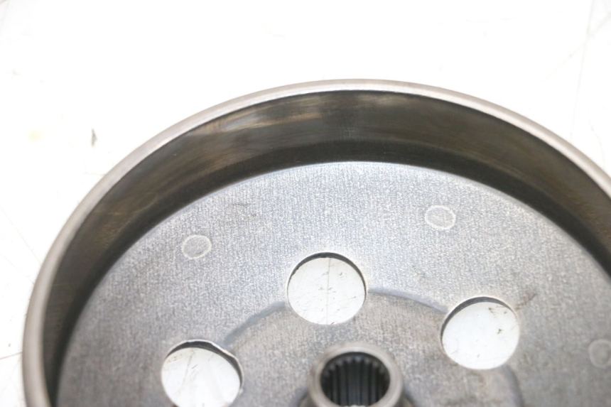 photo de CLOCHE EMBRAYAGE NECO TEMPO 4T 50 (2022 - 2026) - Gros plan technique