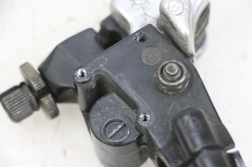 photo de COCOTTE EMBRAYAGE KAWASAKI ZR 7 750 (1999 - 2001) - Gros plan technique