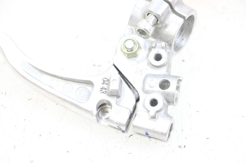 photo de COCOTTE FREIN GAUCHE YAMAHA NEO'S CORE 1 (2022 - 2026) - Gros plan technique