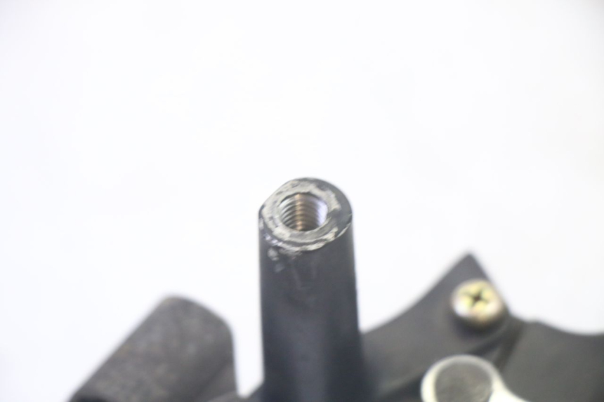 photo de COCOTTE FREIN GAUCHE HONDA SCV LEAD 100 (2003 - 2007)