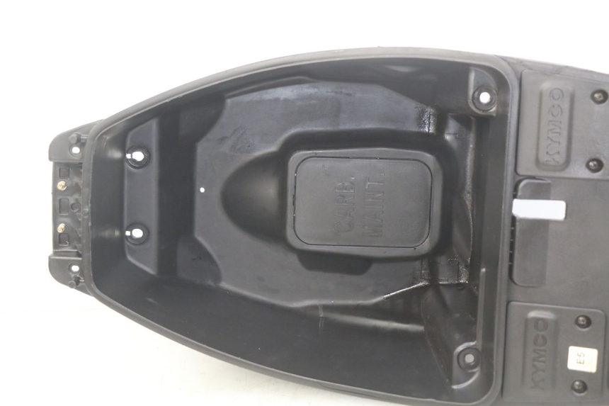 photo de COFFRE SELLE KYMCO AGILITY NAKED RENOUVO 4T 50 (2018 - 2020)