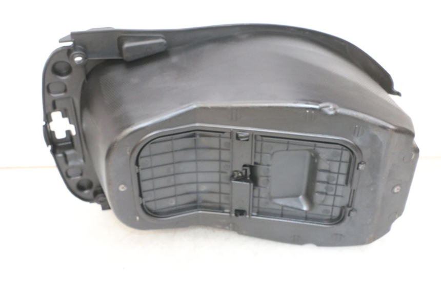 photo de COFFRE SELLE PEUGEOT DJANGO 4T 50 (2014 - 2019) - Détail de la pièce