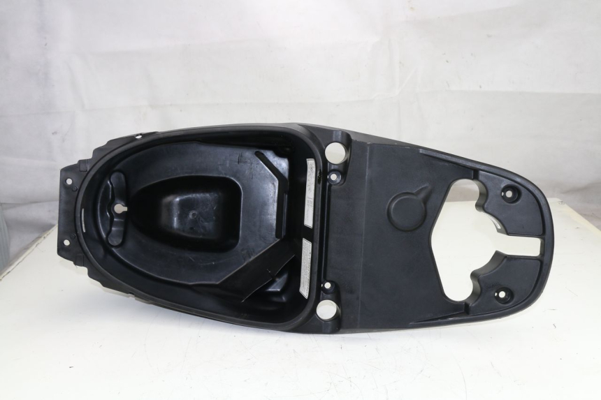 photo de COFFRE SELLE HONDA SCV LEAD 100 (2003 - 2007)