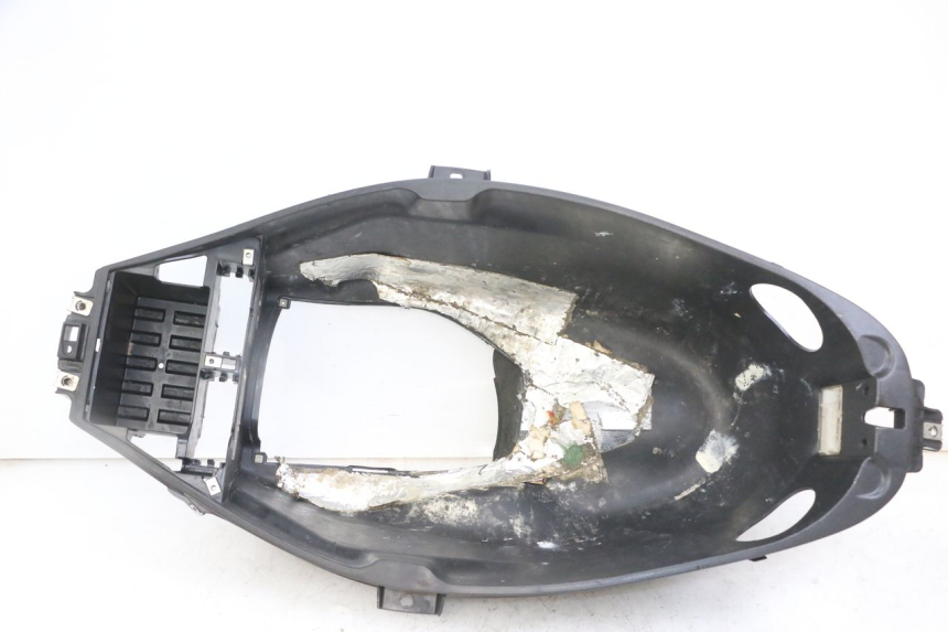 photo de COFFRE SELLE PIAGGIO IE MP3 YOURBAN 300 (2011 - 2016)