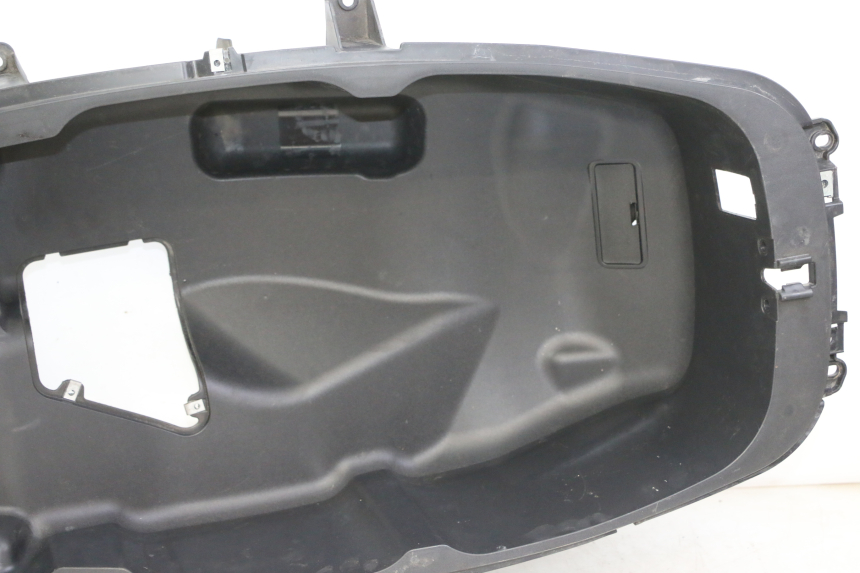 photo de COFFRE SELLE PIAGGIO MP3 500 (2014 - 2016)