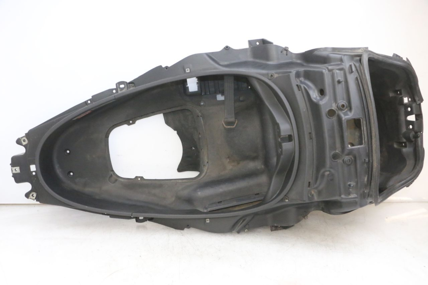 photo de COFFRE SELLE PIAGGIO MP3 RL 250 (2007 - 2010) - Vue principale