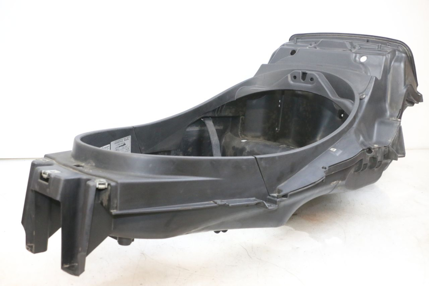 photo de COFFRE SELLE PIAGGIO MP3 RL 250 (2007 - 2010) - Autre angle de vue