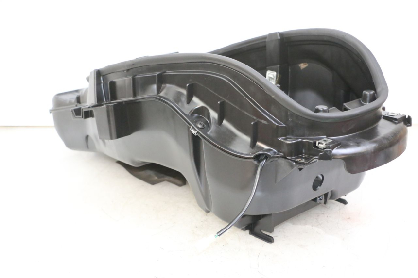 photo de COFFRE SELLE PEUGEOT SATELIS 125 (2013 - 2018)