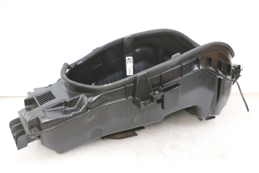 photo de COFFRE SELLE PEUGEOT SATELIS 125 (2013 - 2018)