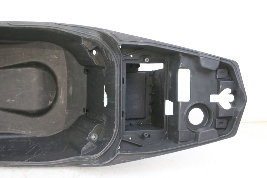 photo de COFFRE SELLE PEUGEOT SPEEDFIGHT 3 LC 2T 50 (2009 - 2015)