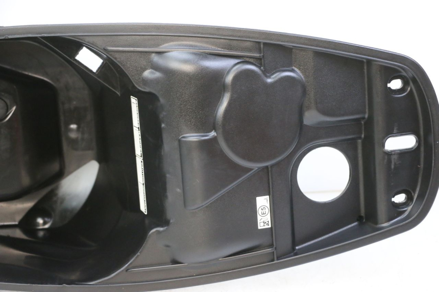 photo de COFFRE SELLE PEUGEOT TWEET 4T 50 (2023 - 2025)