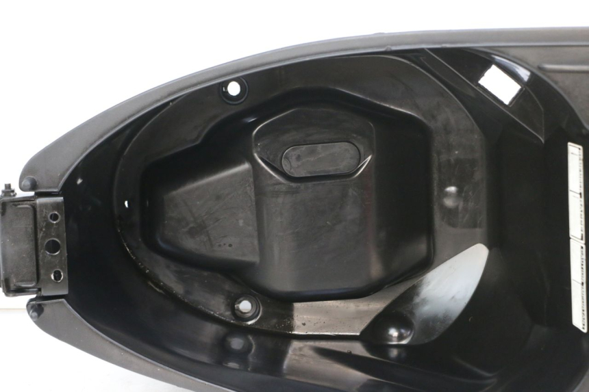 photo de COFFRE SELLE PEUGEOT TWEET 4T 50 (2023 - 2025)