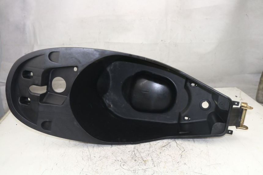 photo de COFFRE SELLE PEUGEOT VIVACITY 125 (2010 - 2017)