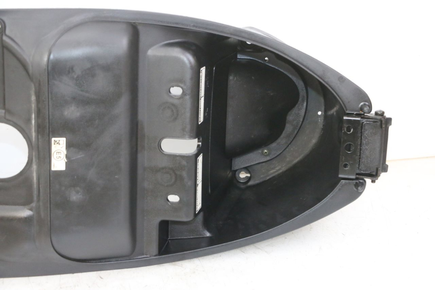 photo de COFFRE SELLE PEUGEOT TWEET PRO CARGO 50 (2018 - 2020)