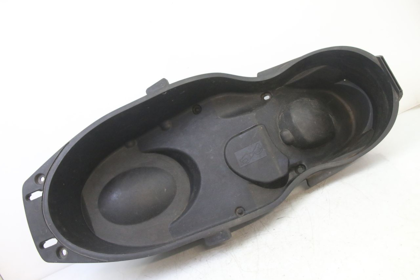 photo de COFFRE SELLE YAMAHA XMAX X-MAX 125 (2006 - 2009) - Détail de la pièce