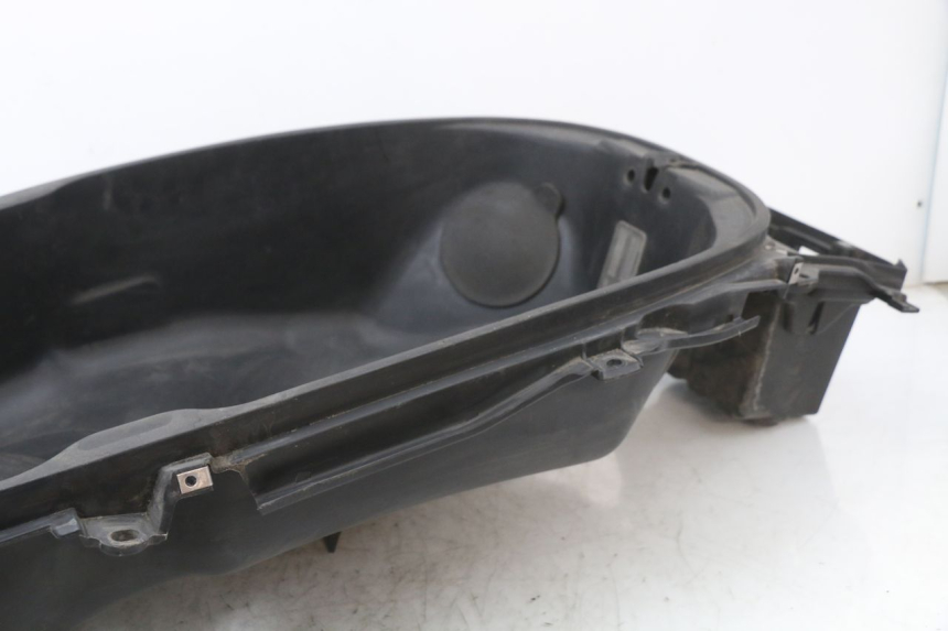photo de COFFRE SELLE PIAGGIO X10 125 (2012 - 2017)