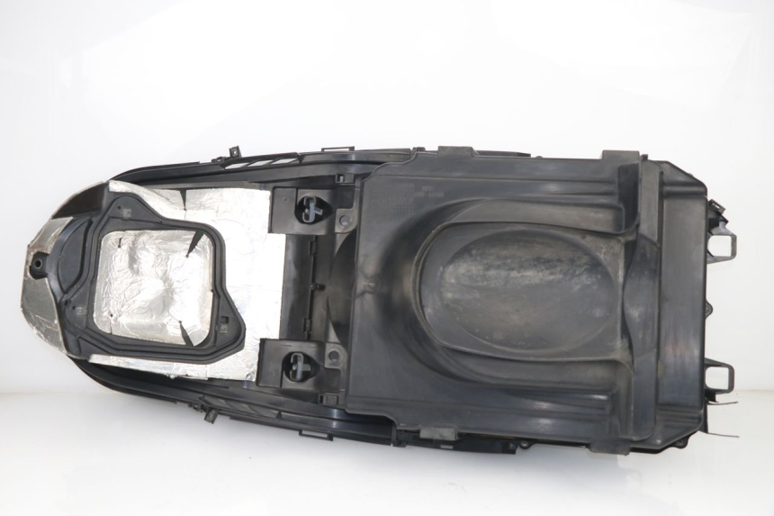 photo de COFFRE SELLE YAMAHA YP MAJESTY 400 (2004 - 2008)