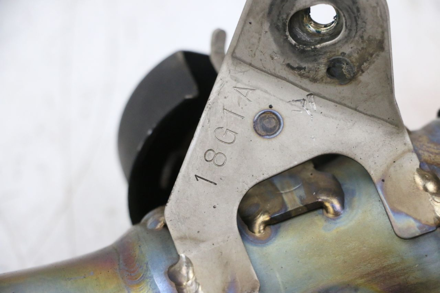 photo de COLLECTEUR SUZUKI GSXR GSX-R 1000 (2003 - 2004) - Gros plan technique