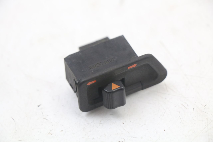 photo de COMMODO CLIGNOTANT HONDA NES AROBASE 125 (2000 - 2003)