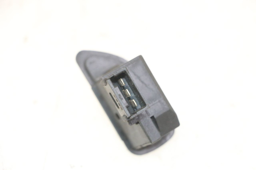 photo de COMMODO CLIGNOTANT PIAGGIO IE MP3 YOURBAN 300 (2011 - 2016)