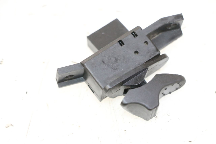 photo de COMMODO CLIGNOTANT PIAGGIO LXV 4T 50 (2009 - 2013)