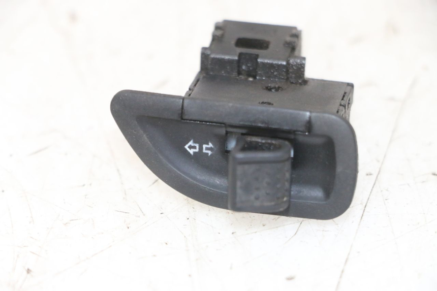 photo de COMMODO CLIGNOTANT PIAGGIO MP3 LT 300 (2010 - 2016)