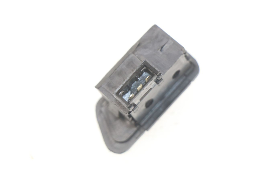 photo de COMMODO CLIGNOTANT SYM ORBIT III 3 4T 50 (2021 - 2025)