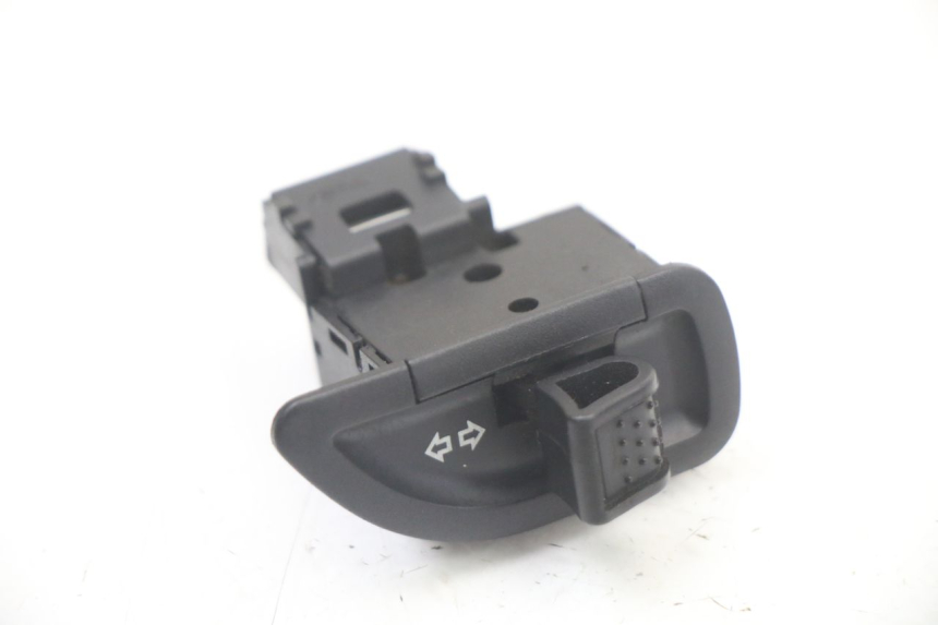 photo de COMMODO CLIGNOTANT PIAGGIO MP3 500 (2014 - 2016)