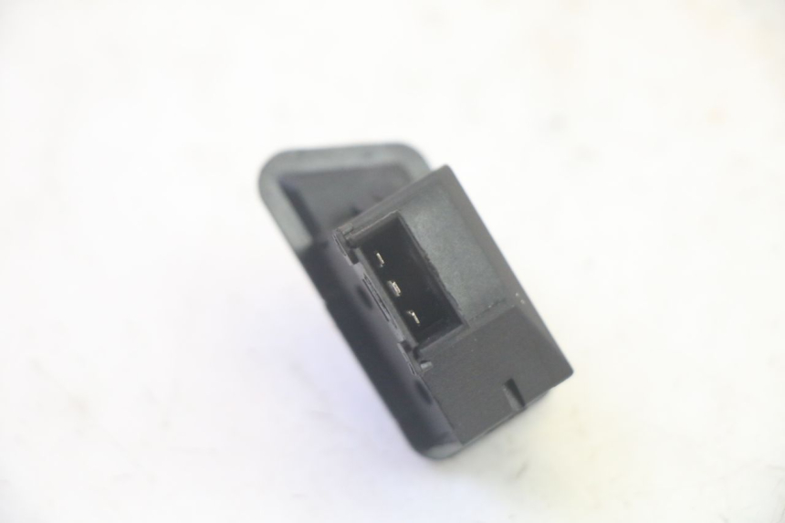 photo de COMMODO CLIGNOTANT JM MOTORS SANTANA EVO 50 (2024 - 2026) - Autre angle de vue