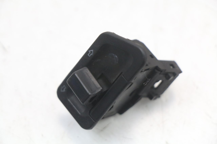 photo de COMMODO CLIGNOTANT SYM FIDDLE 3 III 50 (2014 - 2020)