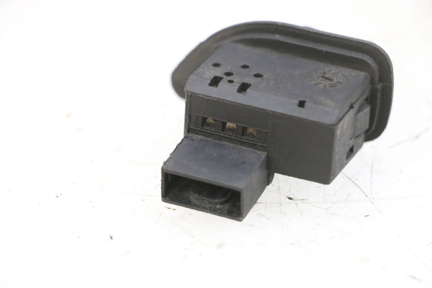 photo de COMMODO CLIGNOTANT PIAGGIO ZIP 4T 50 (2018 - 2020) - Autre angle de vue