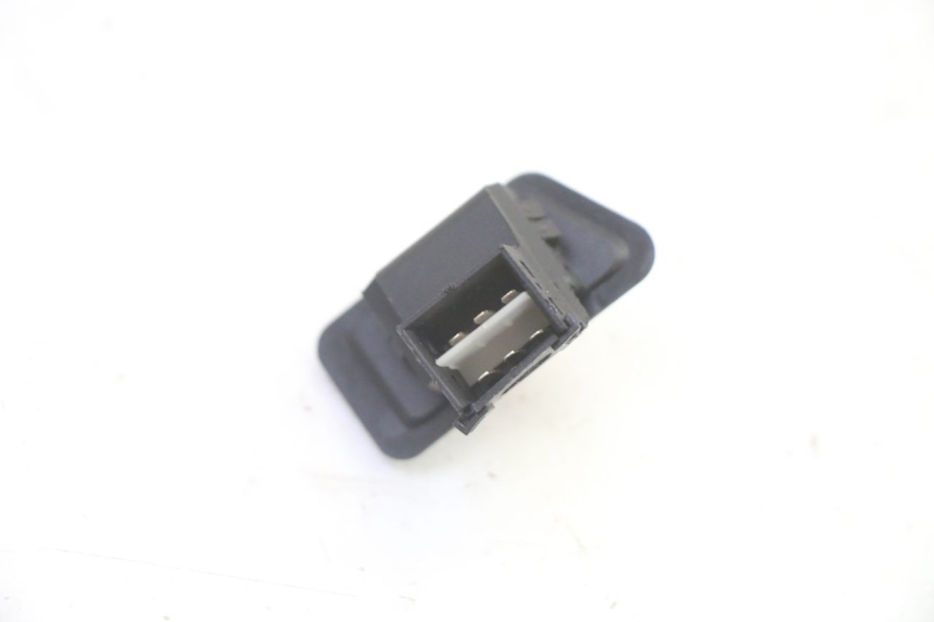 photo de COMMODO COUPE CONTACT MOTRON BREEZY 4T 50 (2021 - 2025)