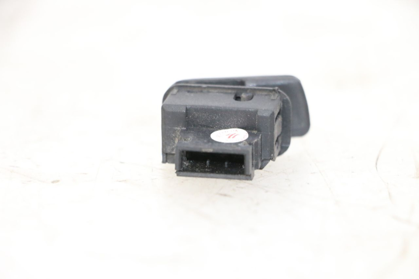 photo de COMMODO DEMARREUR PIAGGIO MP3 500 (2014 - 2016)