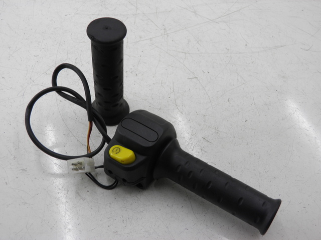 photo de COMMODO DROIT APRILIA SCARABEO 100 (2003 - 2012)